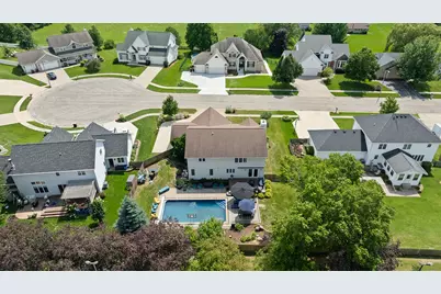 1850 Indian Springs Court, Freeport, IL 61032 - Photo 2