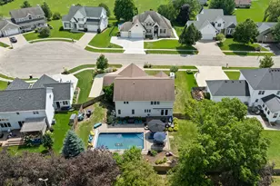 1850 Indian Springs Ct, Freeport, IL 61032 - Photo 2