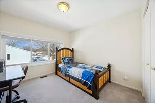 351 Park Ridge Ln, Aurora, IL 60504 - Photo 16