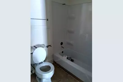 609 W Cottonwood Street, Freeport, IL 61032 - Photo 6