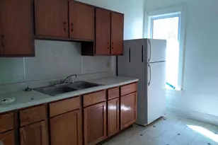 609 W Cottonwood St, Freeport, IL 61032 - Photo 4