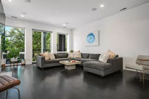 2922 N Sheffield Ave, Chicago, IL 60657 - Photo 2