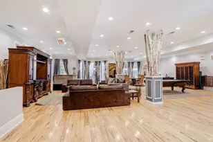 22 W Ontario St, Chicago, IL 60654 - Photo 10