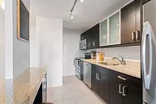 1660 N La Salle Dr, Chicago, IL 60614 - Photo 4