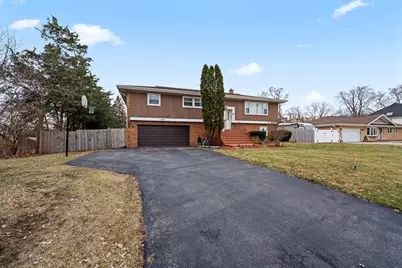 8111 W 91st Street, Hickory Hills, IL 60457 - Photo 1