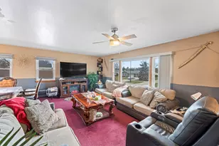 8111 W 91st St, Hickory Hills, IL 60457 - Photo 4