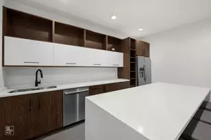 1322 W Walton St, Chicago, IL 60642 - Photo 12