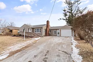 2111 30th St, Rock Island, IL 61201 - Photo 2