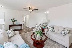 2111 30th St, Rock Island, IL 61201 - Photo 6