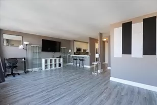 5445 N Sheridan Rd, Chicago, IL 60640 - Photo 4