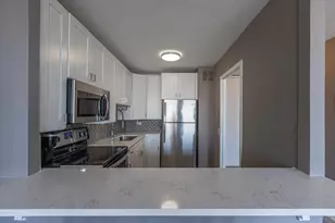 5445 N Sheridan Rd, Chicago, IL 60640 - Photo 8