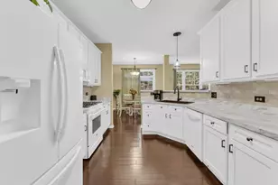 414 Bay Tree Cir, Vernon Hills, IL 60061 - Photo 14