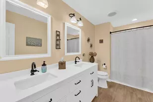 414 Bay Tree Cir, Vernon Hills, IL 60061 - Photo 26