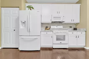 414 Bay Tree Cir, Vernon Hills, IL 60061 - Photo 16