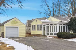 1024 Avery Ave, Dixon, IL 61021 - Photo 2