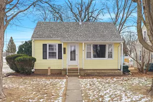 1024 Avery Ave, Dixon, IL 61021 - Photo 1