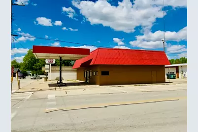 105 W Si Johnson Avenue, Sheridan, IL 60551 - Photo 1