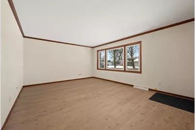 1118 Holmes Place, Dekalb, IL 60115 - Photo 4