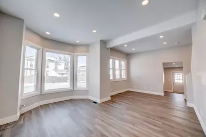 112 E Mulberry Street, Watseka, IL 60970 - Photo 2