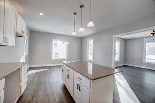 112 E Mulberry St, Watseka, IL 60970 - Photo 14