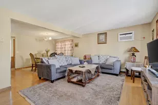 8611 W Summerdale Ave, Chicago, IL 60656 - Photo 10