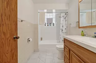 8611 W Summerdale Ave, Chicago, IL 60656 - Photo 22