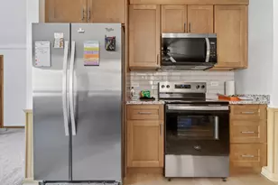 8611 W Summerdale Ave, Chicago, IL 60656 - Photo 4