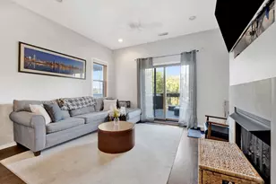 2750 N Wolcott Ave, Chicago, IL 60614 - Photo 2