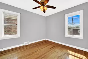 5542 S Neva Ave, Chicago, IL 60638 - Photo 14