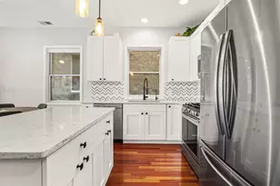 1251 N Bosworth Ave, Chicago, IL 60642 - Photo 8