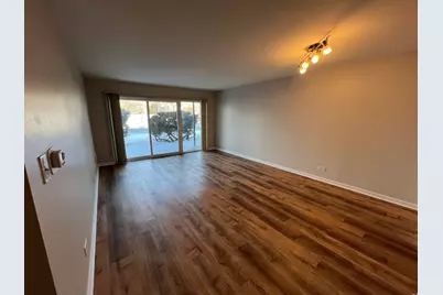 5000 Carriageway Drive #106, Rolling Meadows, IL 60008 - Photo 4