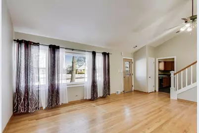 7441 Lyons Street, Morton Grove, IL 60053 - Photo 4