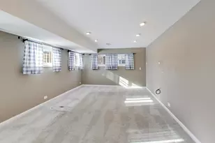 7441 Lyons St, Morton Grove, IL 60053 - Photo 18