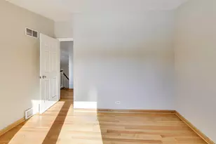 7441 Lyons St, Morton Grove, IL 60053 - Photo 16