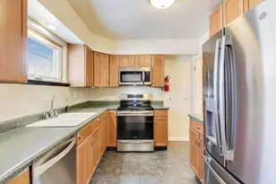 7441 Lyons St, Morton Grove, IL 60053 - Photo 6