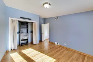 7441 Lyons St, Morton Grove, IL 60053 - Photo 12