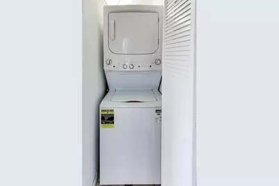 3900 N Pine Grove Avenue #301, Chicago, IL 60613 - Photo 16