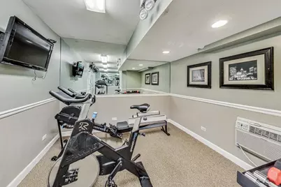 3900 N Pine Grove Avenue #301, Chicago, IL 60613 - Photo 18