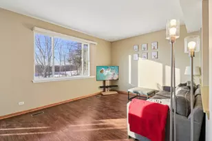 651 W Kristina Ln, Round Lake, IL 60073 - Photo 8