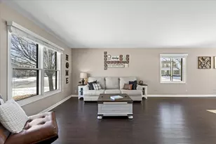 1394 Parkridge Ct, Crystal Lake, IL 60014 - Photo 6