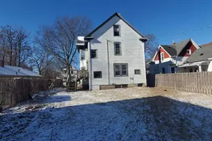 935 19th St, Rock Island, IL 61201 - Photo 2