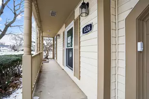 1336 Queensgreen Cir, Naperville, IL 60563 - Photo 2