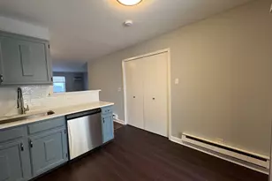 201 N Waters Edge Dr, Glendale Heights, IL 60139 - Photo 6