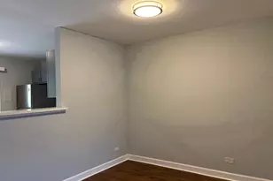 201 N Waters Edge Dr, Glendale Heights, IL 60139 - Photo 4