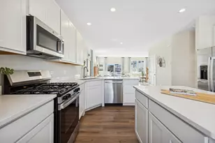 206 Neubauer Circle, Lindenhurst, IL 60046 - Photo 8