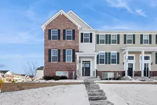 206 Neubauer Circle, Lindenhurst, IL 60046 - Photo 1
