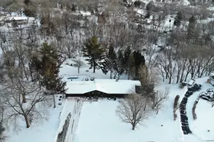 6811 W Gate Rd, Roscoe, IL 61073 - Photo 2