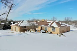 557 Aberdeen Rd, Frankfort, IL 60423 - Photo 2