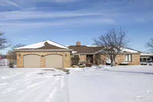 557 Aberdeen Rd, Frankfort, IL 60423 - Photo 1