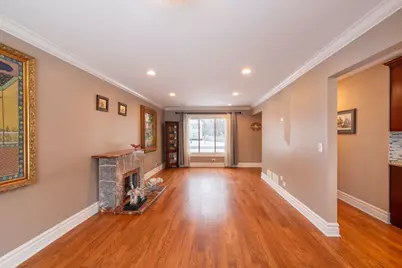 751 Garth Road, Wheeling, IL 60090 - Photo 6